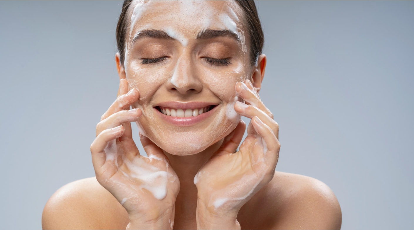Come detergere correttamente la pelle del viso